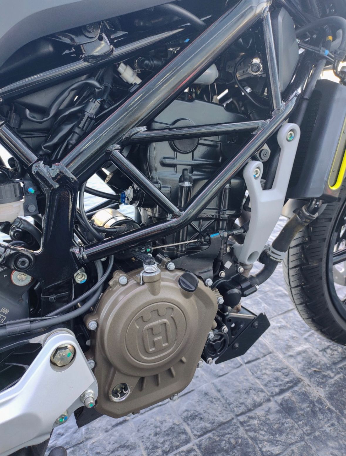 Husqvarna Svartpilen 200