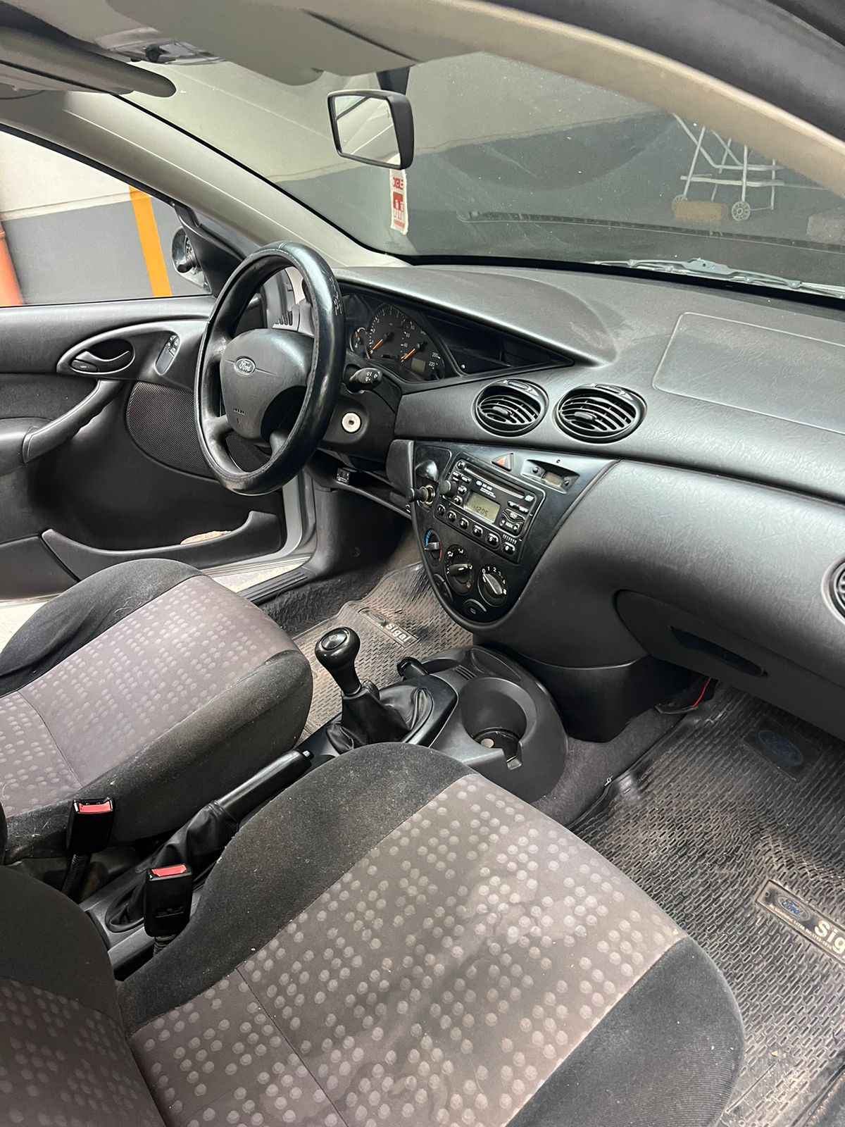 Vendo Ford Focus sedan 2005