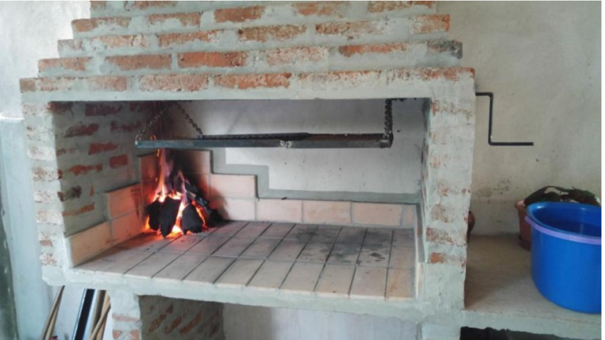 VENDO o PERMUTO por Vehículo + USD, una CASA en Posadas Mnes.