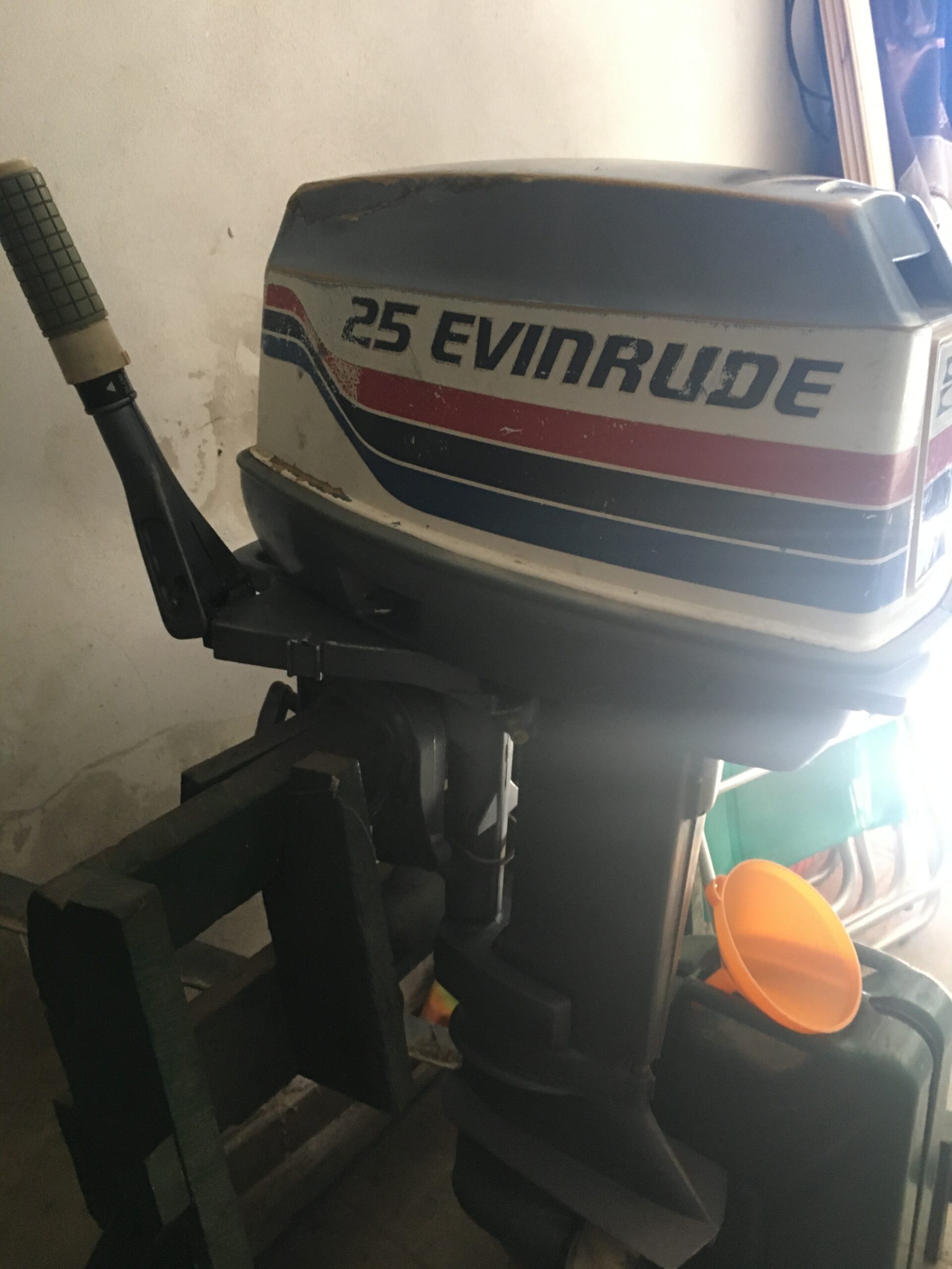 Vendo motor evinrude 25 hp