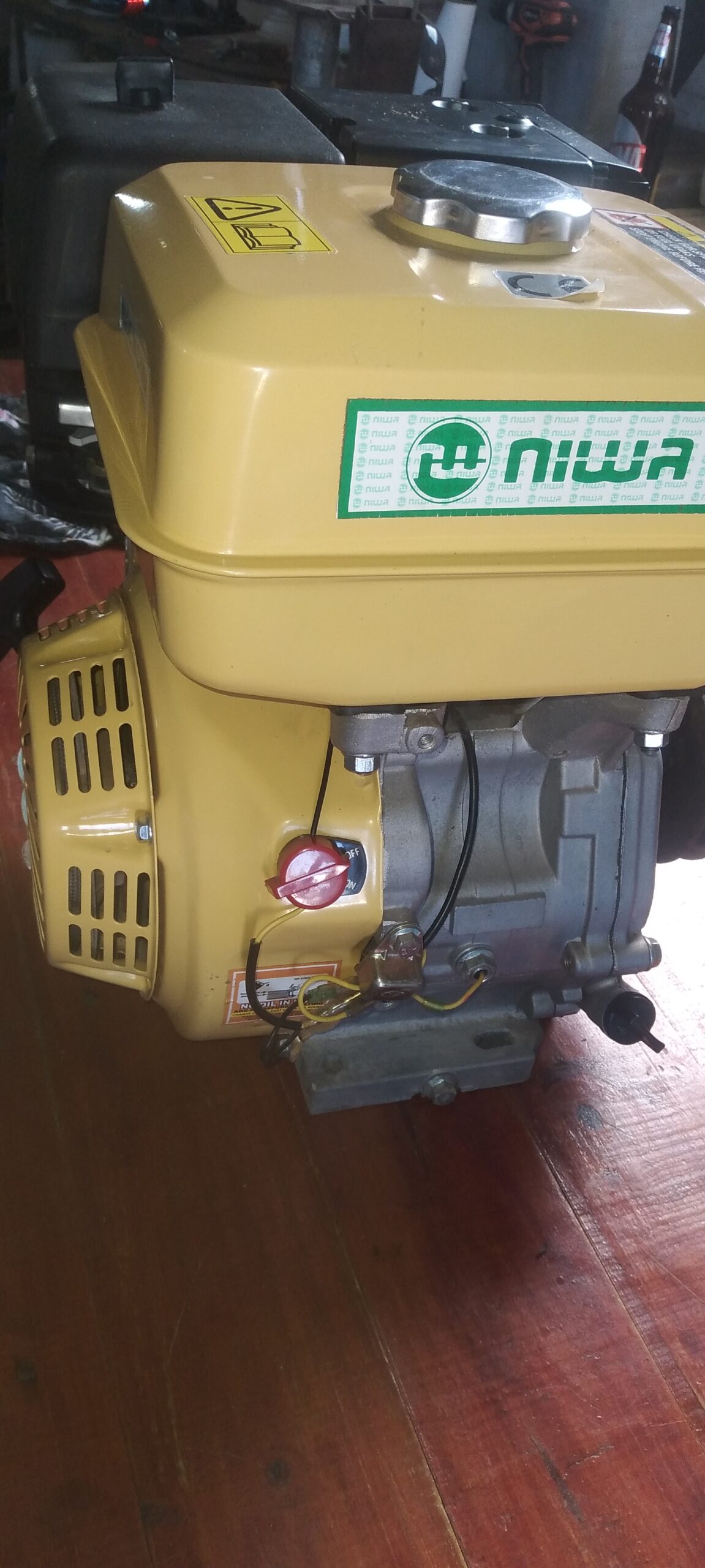 Vendo motor niwa 8hp como nuevo.