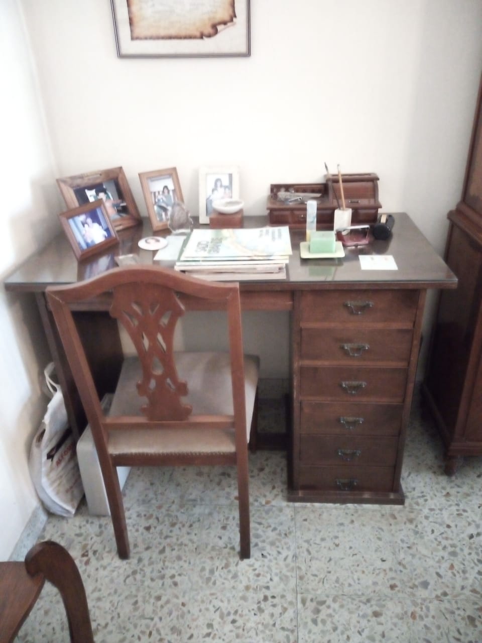 escritorio de estilo con silla