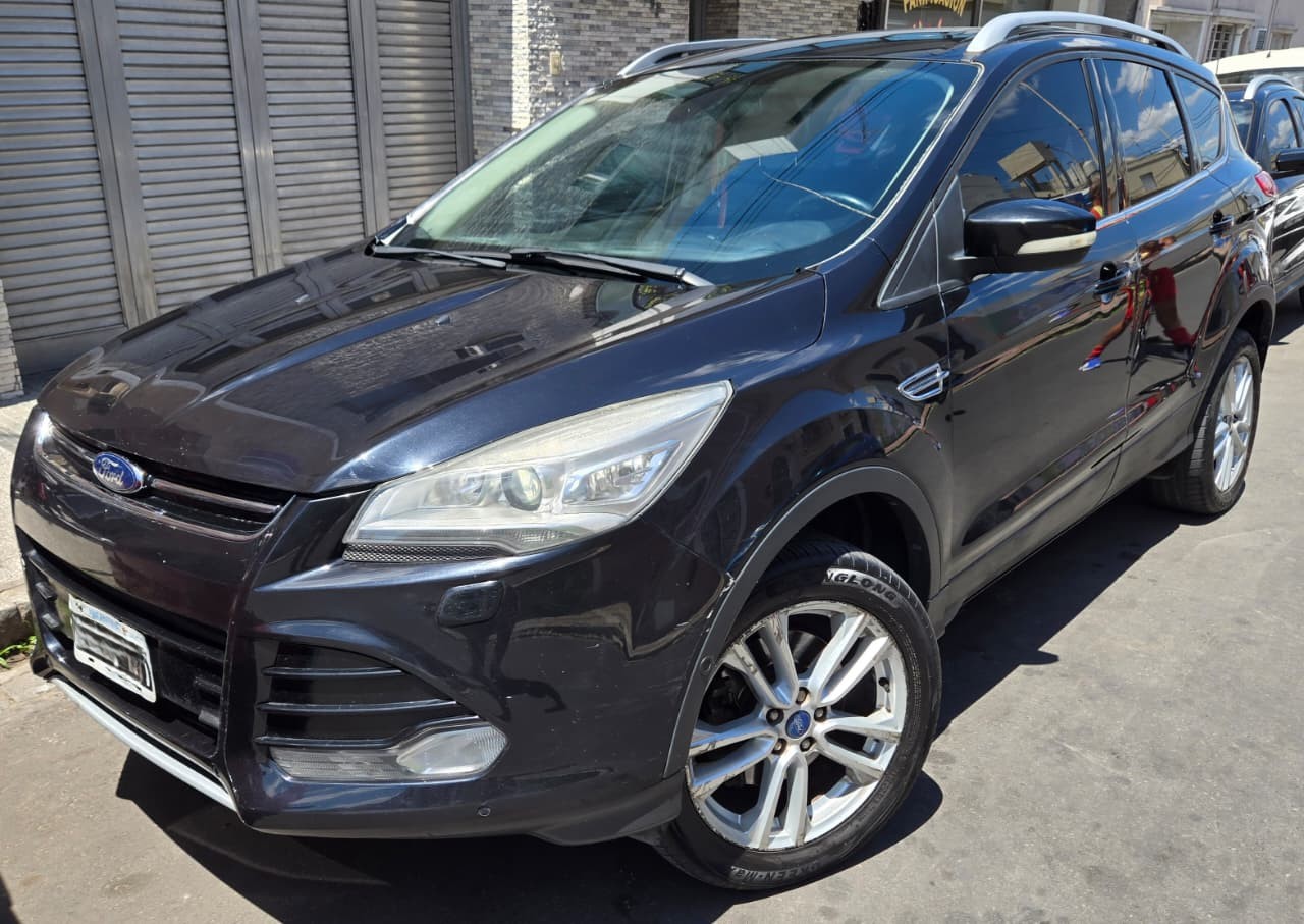 Vendo Ford Kuga 1.6 T 4×4 Titanium – Única Mano