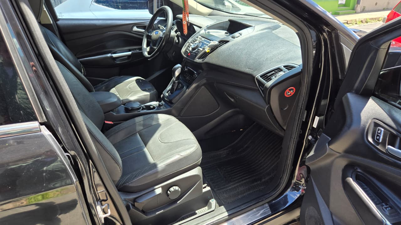 Vendo Ford Kuga 1.6 T 4×4 Titanium – Única Mano